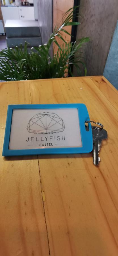 Jellyfish Hostel Pantai Jomtien Bagian luar foto