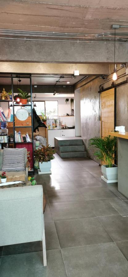 Jellyfish Hostel Pantai Jomtien Bagian luar foto