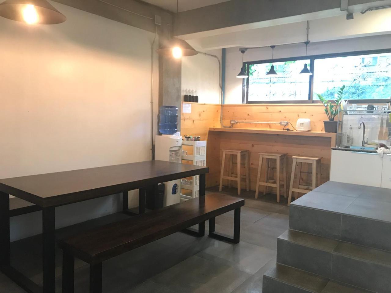 Jellyfish Hostel Pantai Jomtien Bagian luar foto